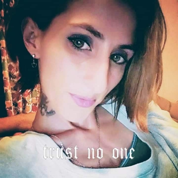 Meet your Posher, Nikki - Picture 5 of 8